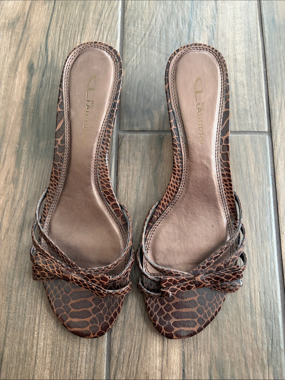 CL by Chinese Laundry Brown Croc-Embossed Knotted Slide Mules